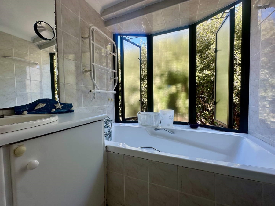 2 Bedroom Property for Sale in St James Western Cape